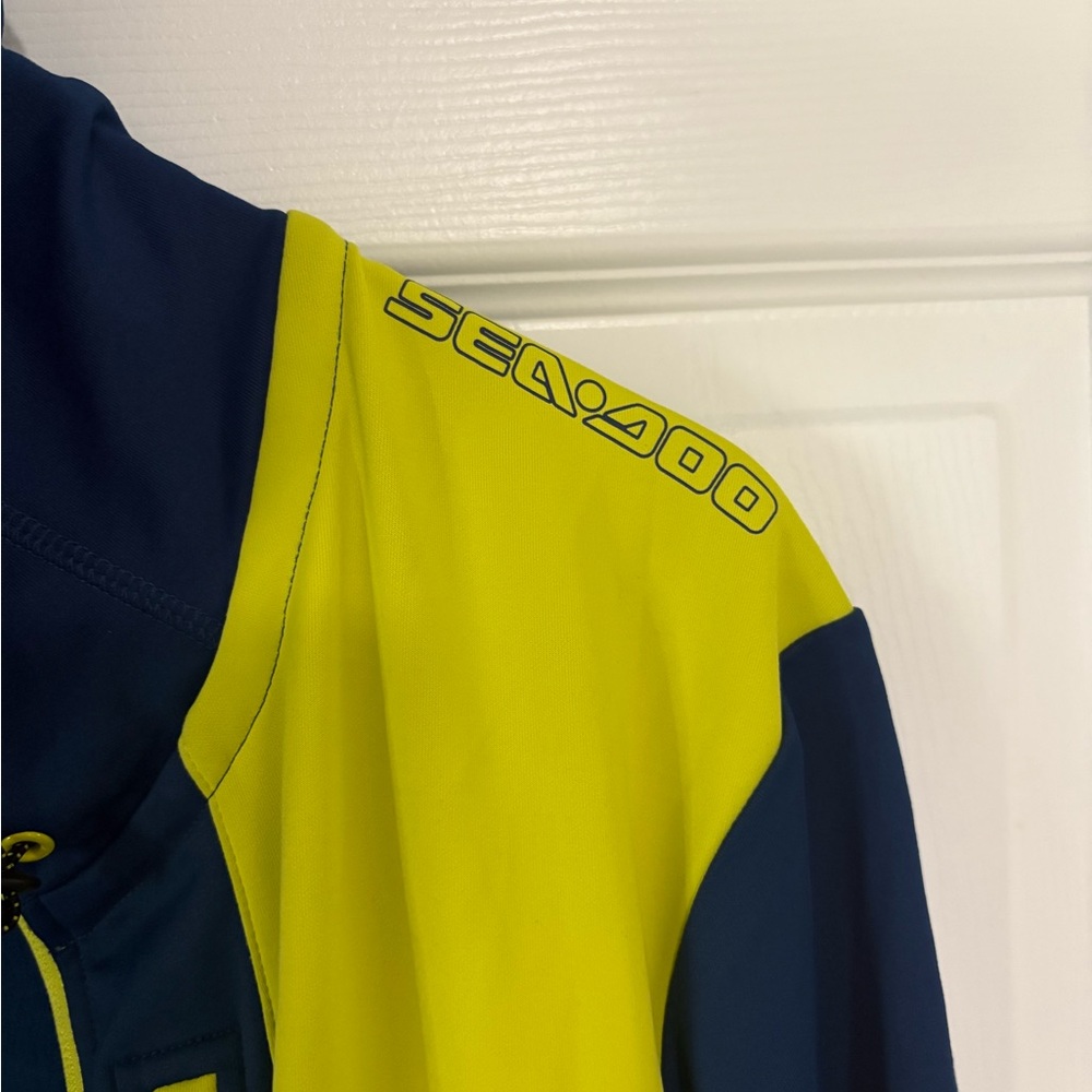 Men's Blue and Yellow Jacket - Picture 5 of 7